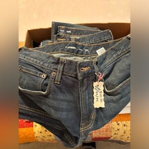 Brand New Never Worn Without Tags Mens Old Navy Jeans size 33X34.